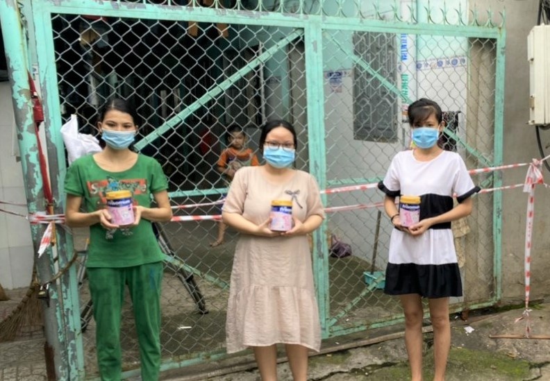 Bình Dương hỗ trợ tiền, Bình Dương hỗ trợ thực phẩm cho người dân 'vùng đỏ' ảnh 2 Binh Duong ho tro tien, Binh Duong ho tro thuc pham cho nguoi dan 'vung do' anh 2