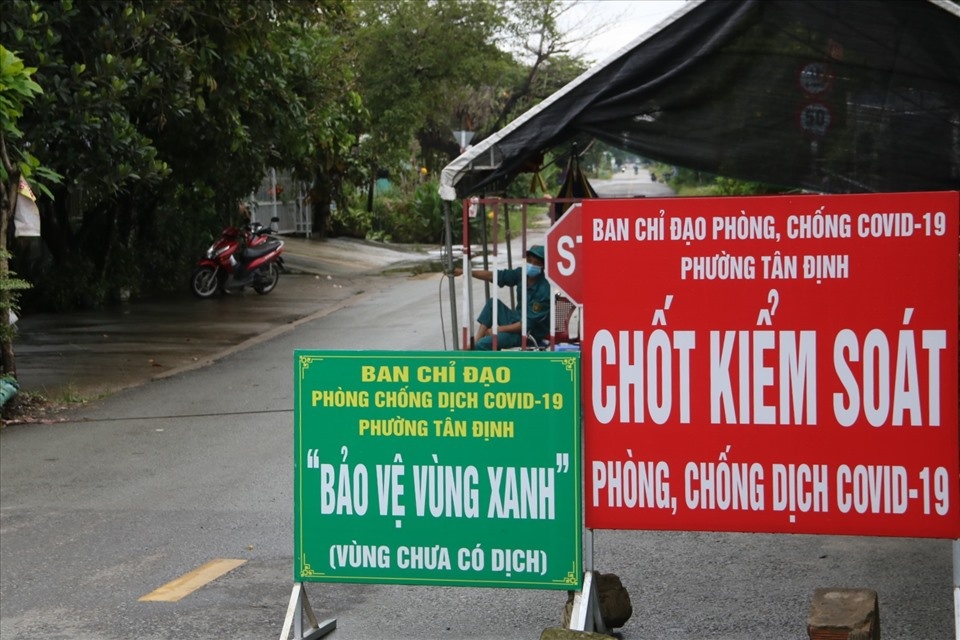 Dia phuong thu 6 o Binh Duong noi long gian cach xa hoi hinh anh