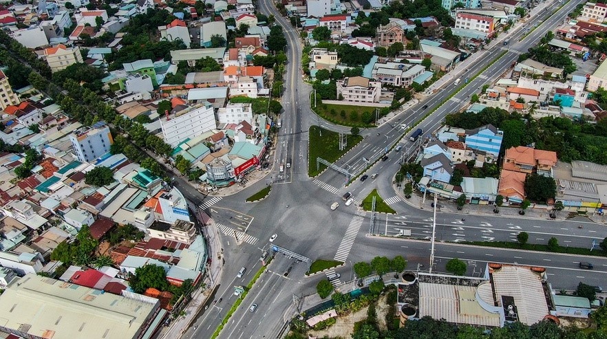 Binh Duong chia 3 giai doan,  tro ve binh thuong moi anh 1