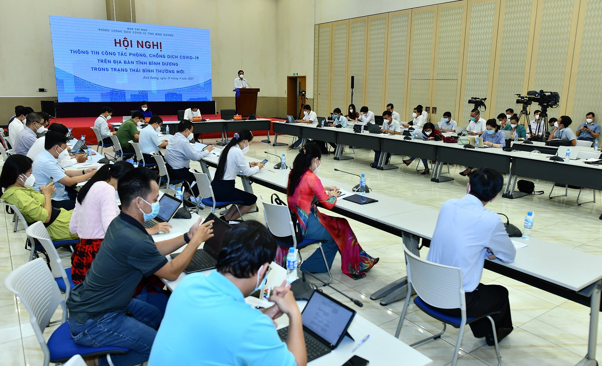 Binh Duong chia 3 giai doan,  tro ve binh thuong moi anh 2