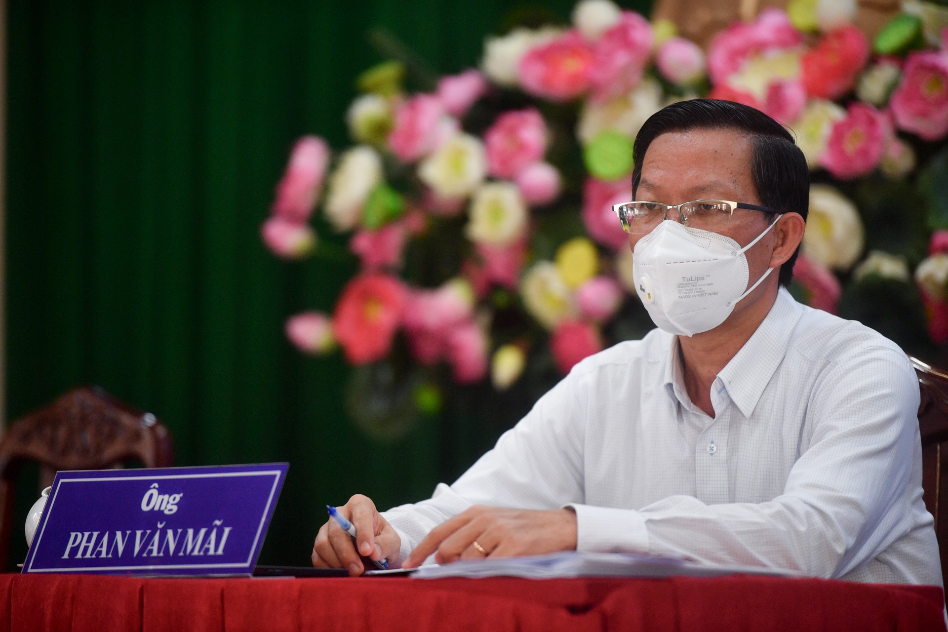 Tiep xuc cu tri TP.HCM,  Chu tich UBND TP.HCM Phan Van Mai anh 1
