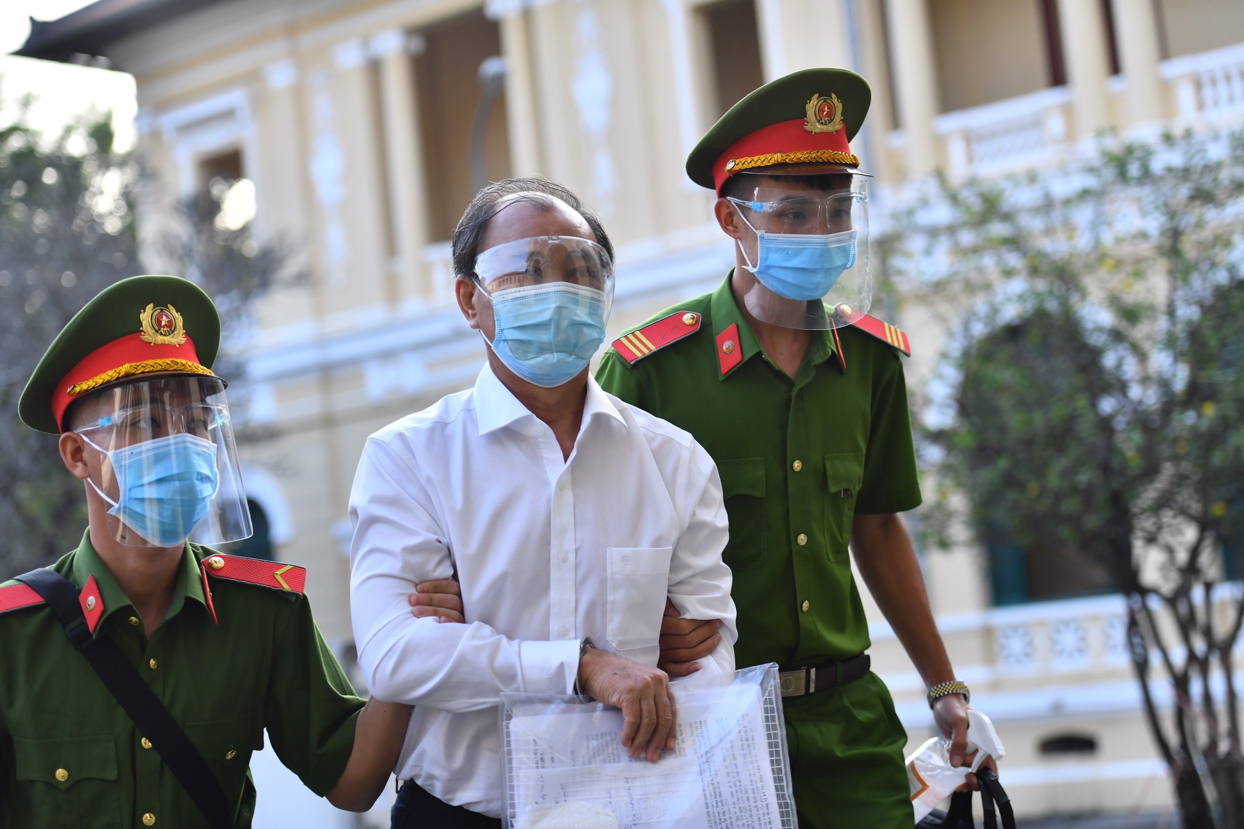 Pho chu tich TP.HCM Tran Vinh Tuyen hau toa anh 2