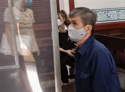 Tat axit vao mat nguoi tinh vi chuyen vay tien hinh anh