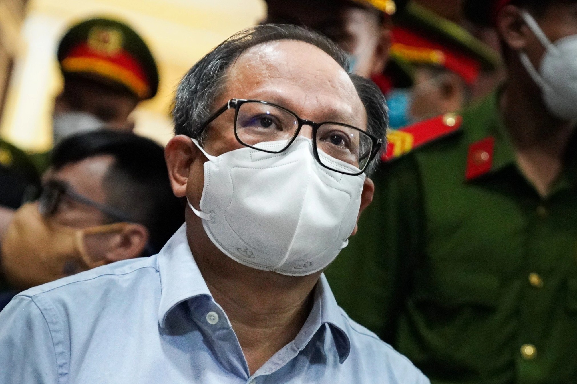 De nghi cho ong Tat Thanh Cang doi chat voi Te Tri Dung hinh anh