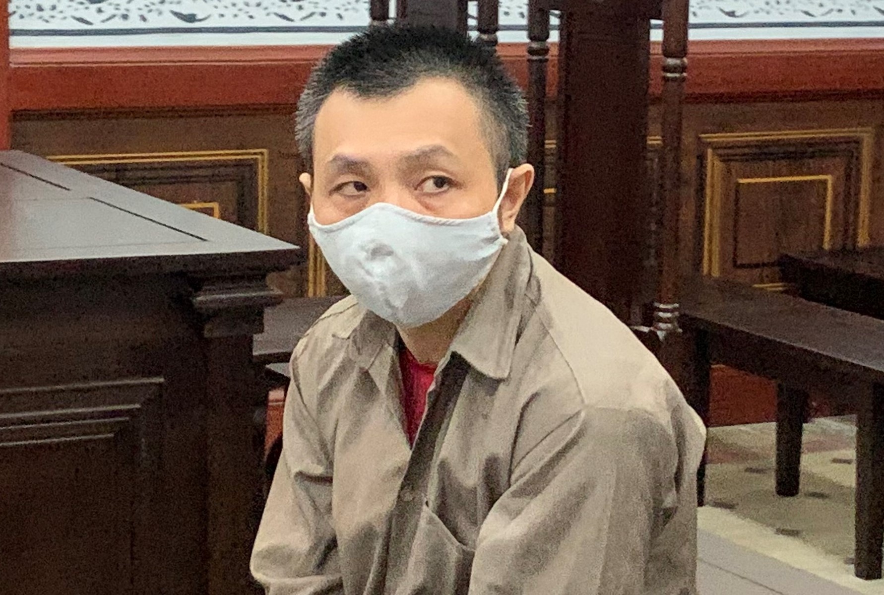 Linh 15 nam tu vi do xang dot nha nguoi than hinh anh