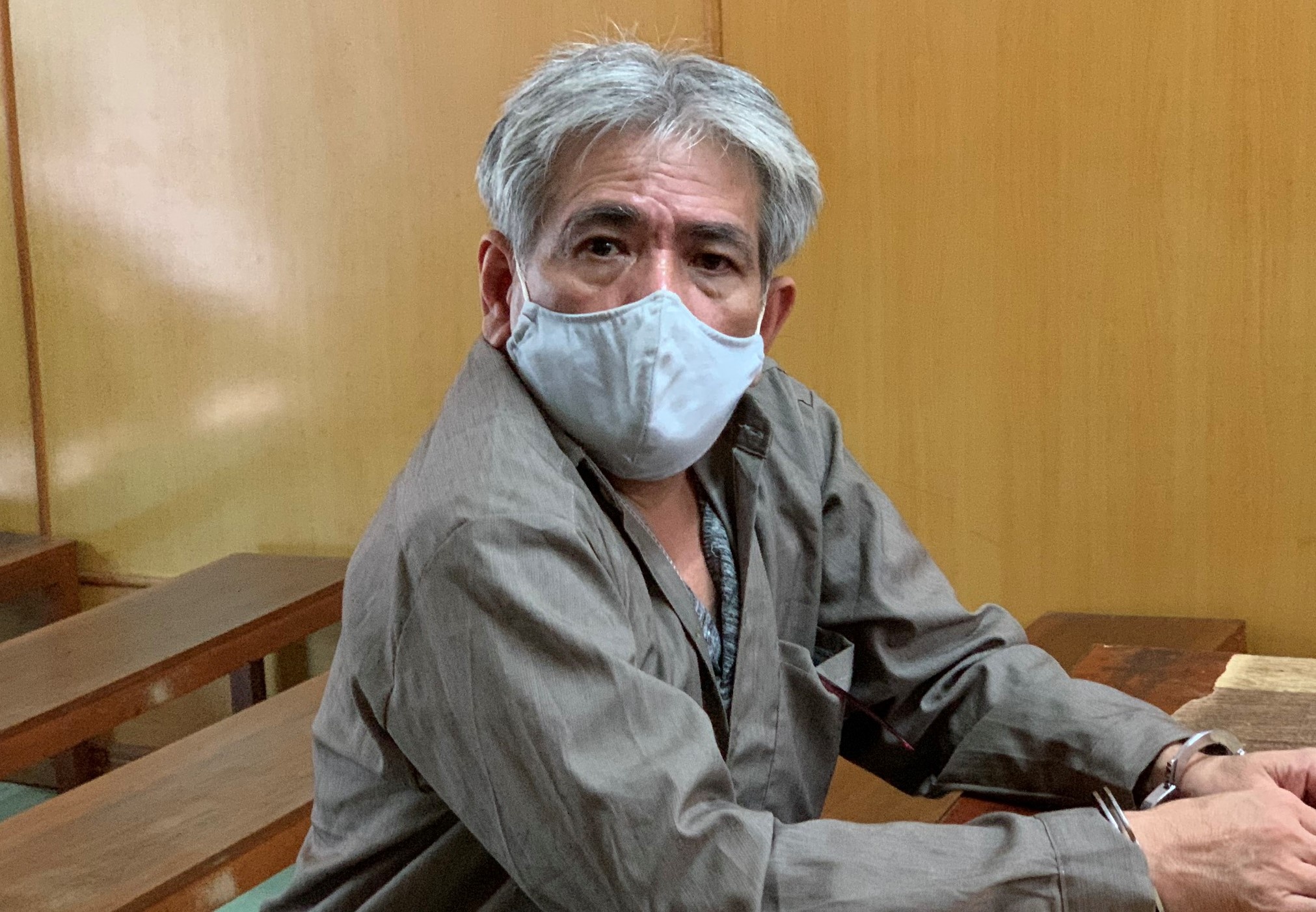 Cham lua dot nha vo ho do mau thuan hinh anh