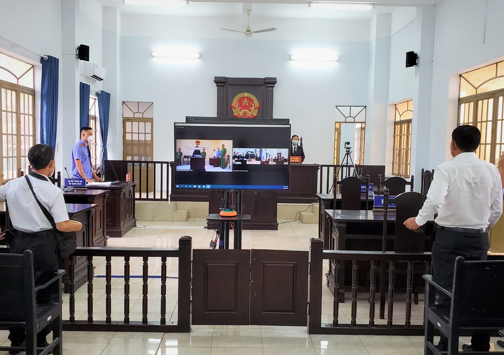 Phien toa xet tru truc tuyen dau tien o TP.HCM anh 1