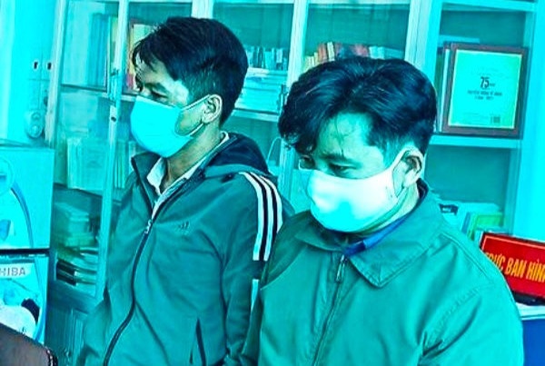 Hai anh em mua bang gia de mo phong kham hinh anh