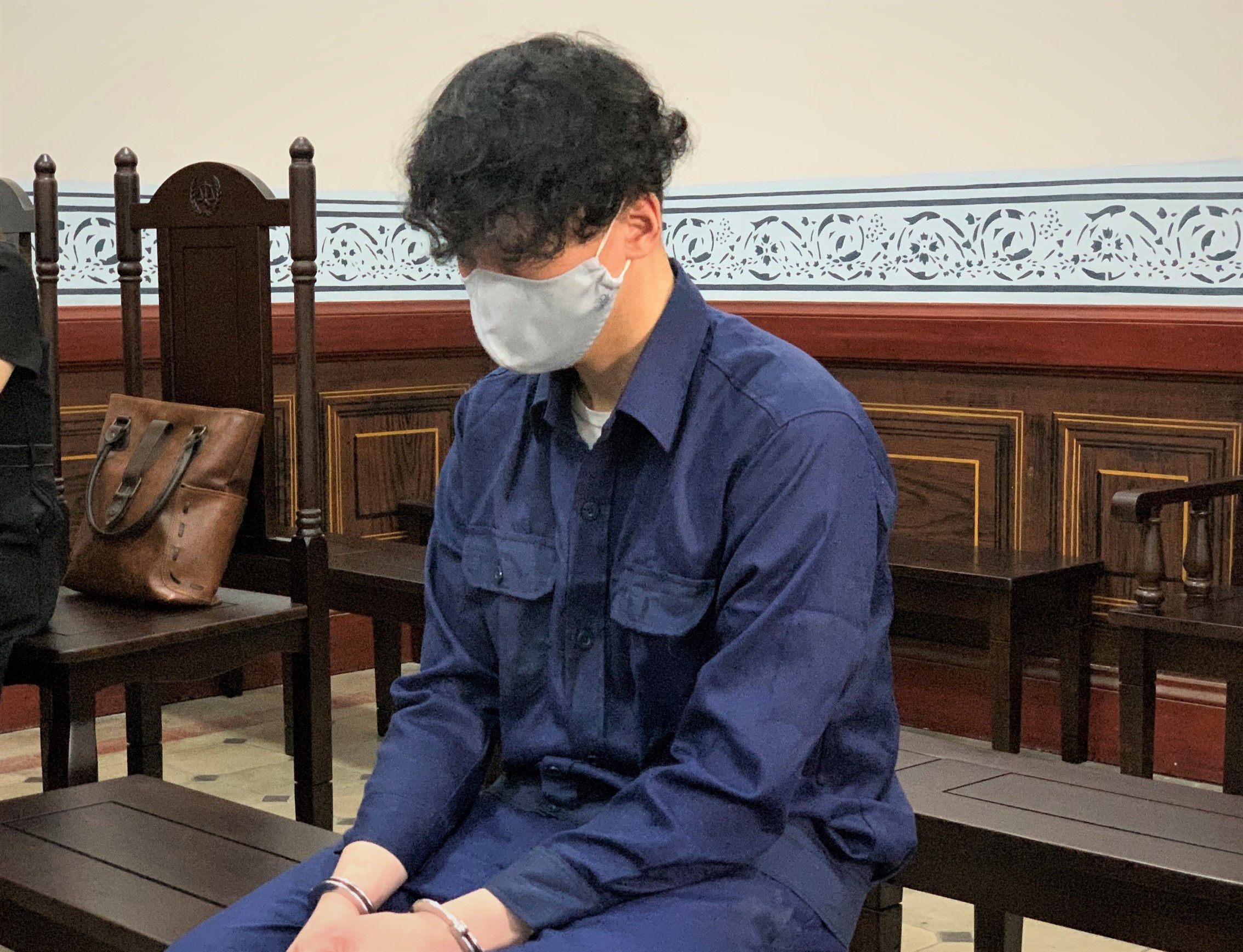 Tu hinh bi cao anh 1