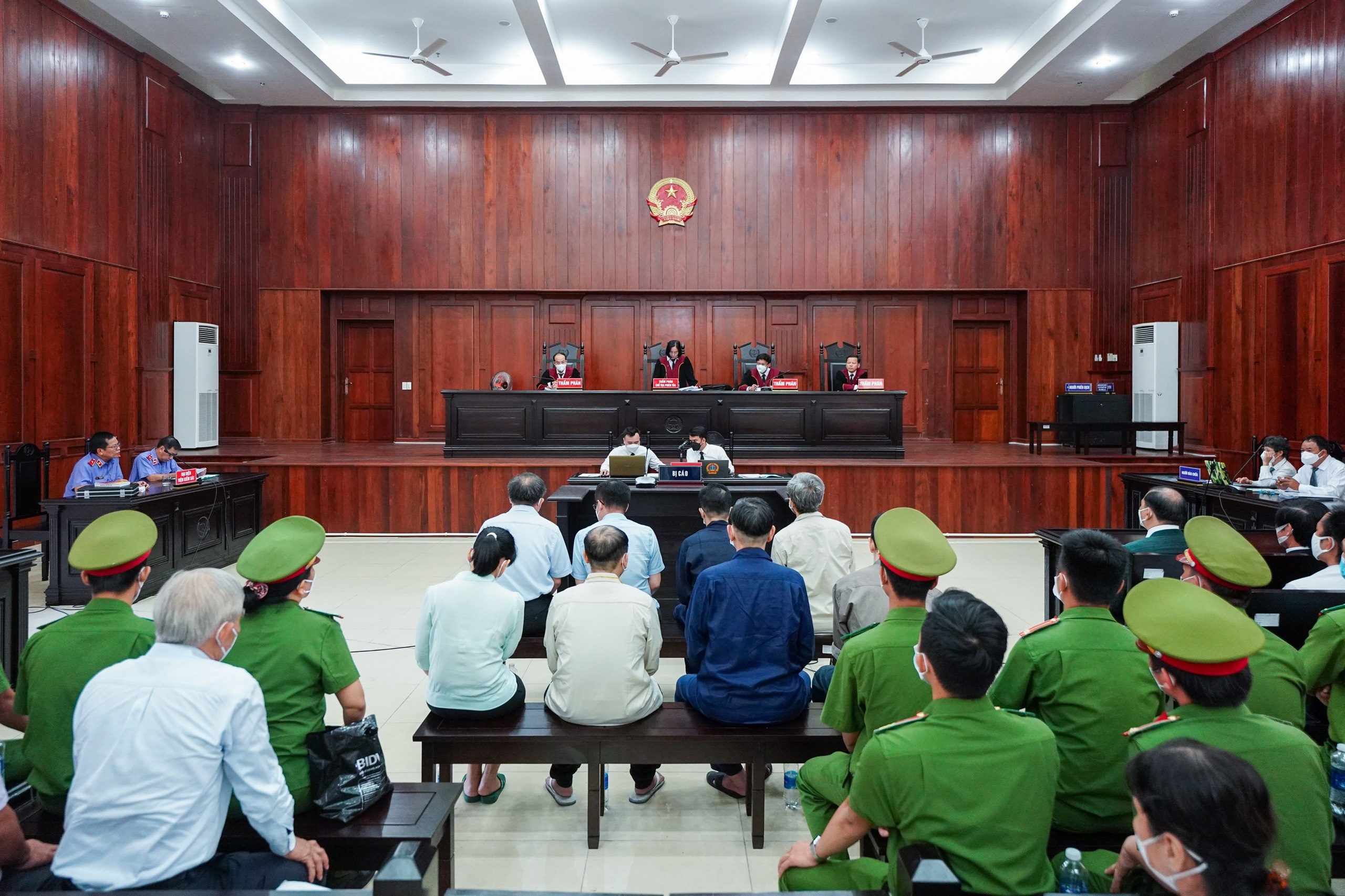Hoãn phiên tòa  ảnh 8 Hoan phien toa anh 8
