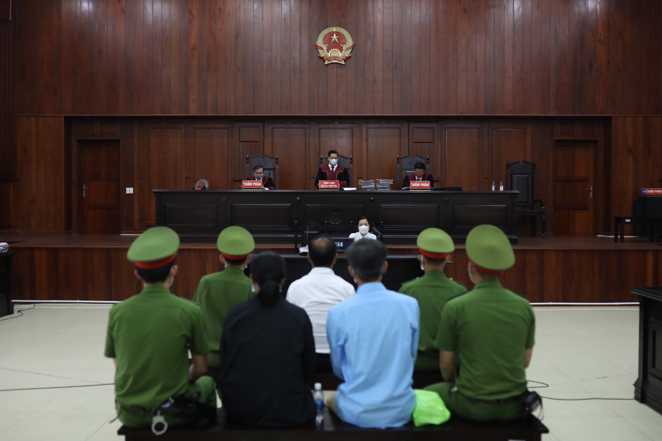 Hoan xem xet khang cao cuu Pho chu tich UBND TP.HCM Tran Vinh Tuyen anh 6