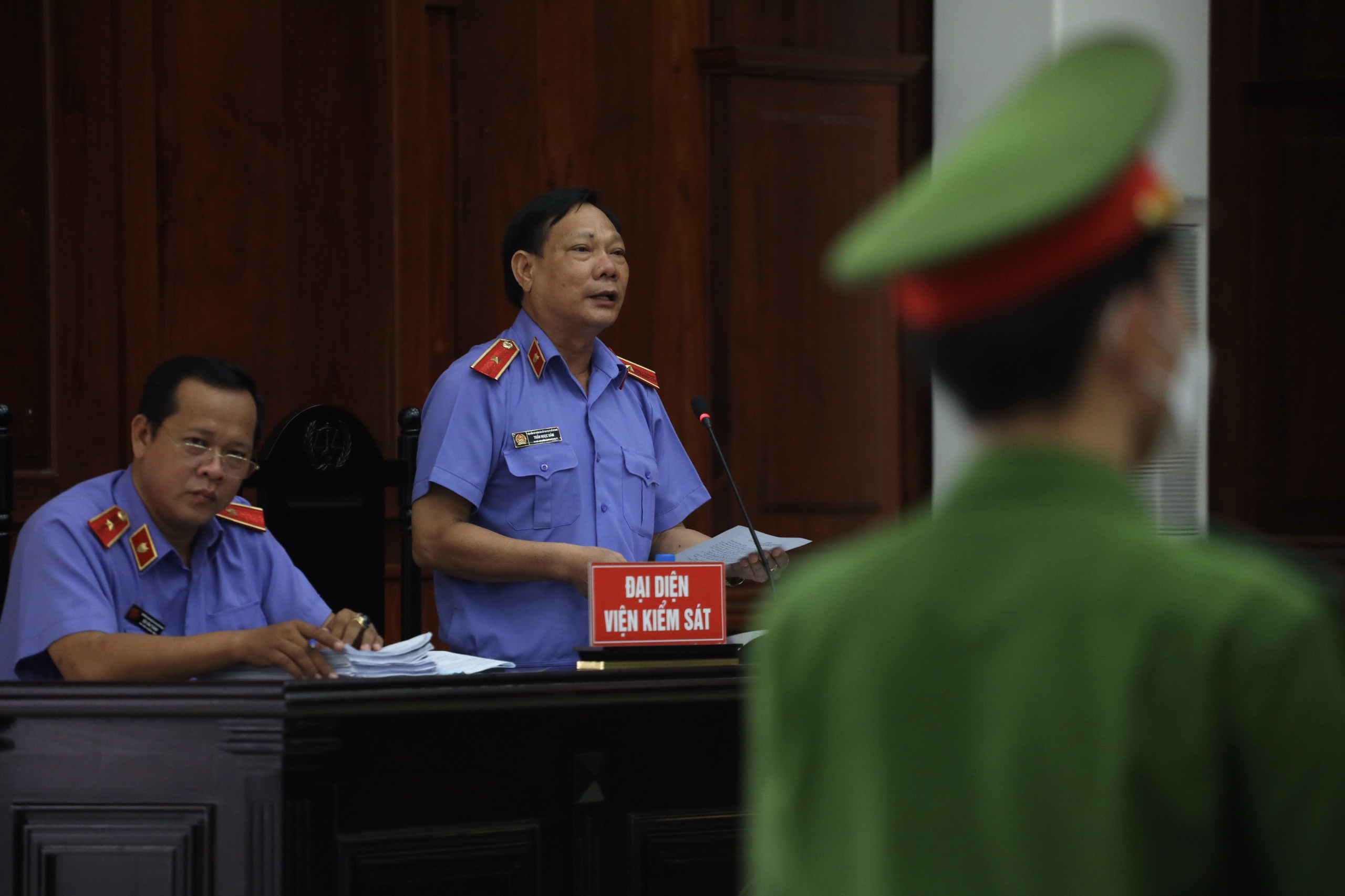 Hoan xem xet khang cao cuu Pho chu tich UBND TP.HCM Tran Vinh Tuyen anh 5