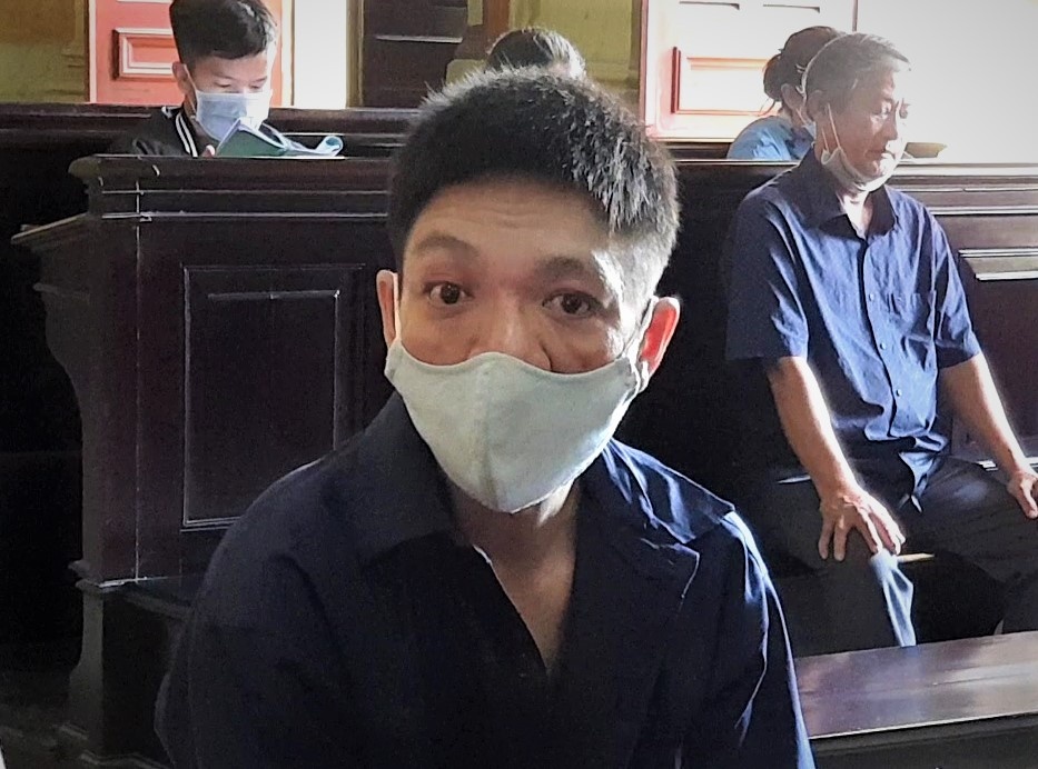 Ke sat hai chu tiem tap hoa o TP.HCM linh an tu hinh hinh anh