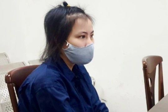 Me danh con gai 3 tuoi tu vong hinh anh