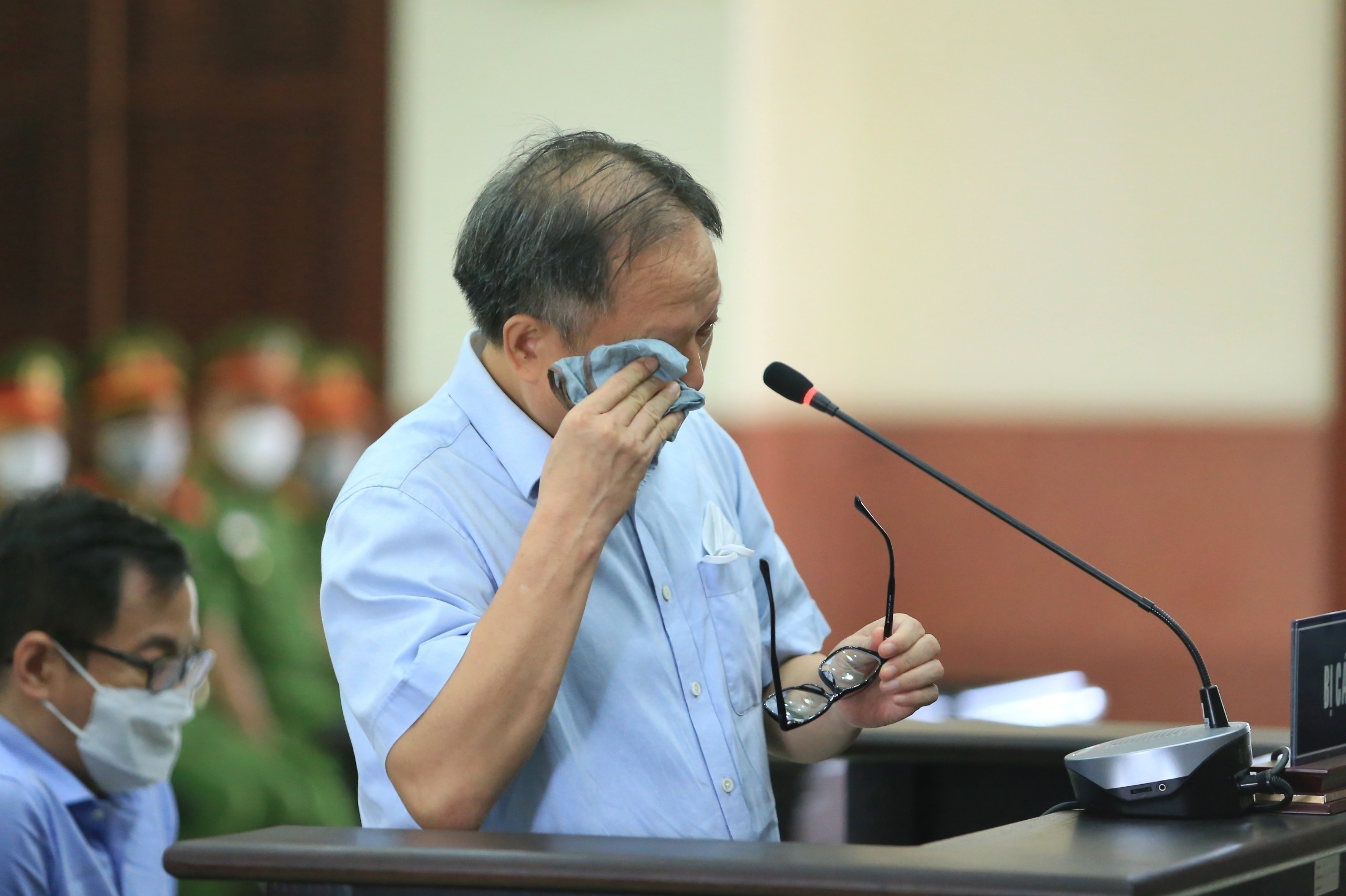 Ong Tat Thanh Cang bat khoc tai toa anh 1