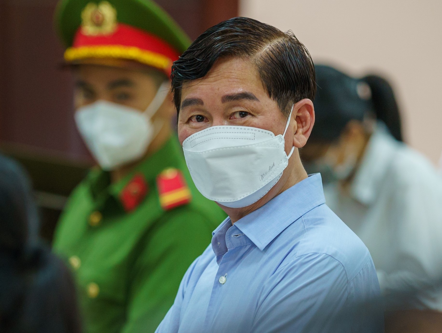 Ong Tran Vinh Tuyen duoc giam mot nam tu hinh anh