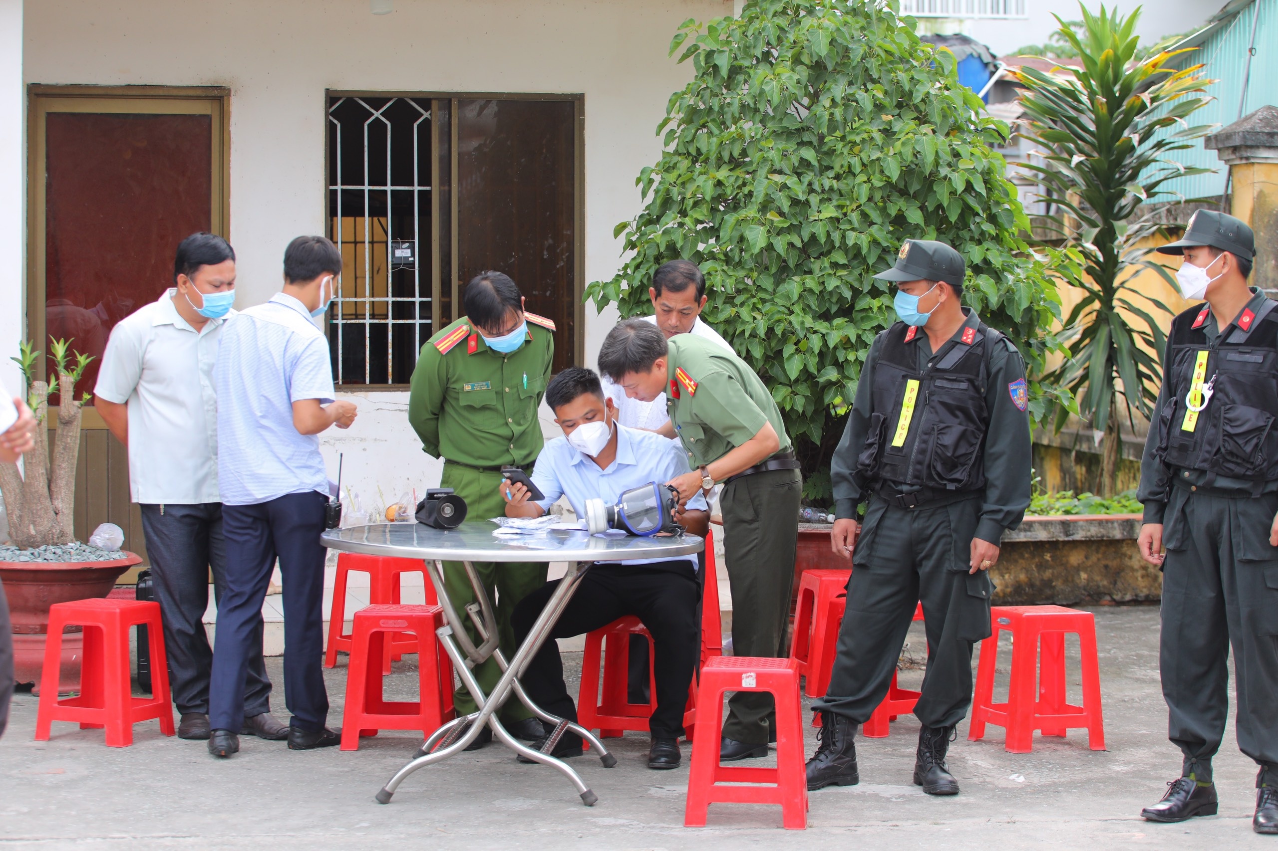 Tinh that Bong Lai,  Le Tung Van va cac bi cao hau toa,  xet xu Tinh that Bong Lai anh 2