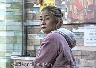 6 nguoi tu Dong Nai di oto len Da Lat moc tui hinh anh