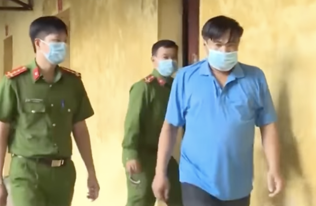 Bat doi tuong gia danh Thanh tra Bo Cong an de lua dao hinh anh