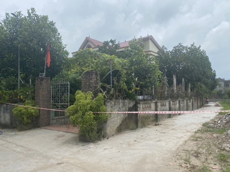 Bat ten trom chem thuong vong 2 vo chong chu nha hinh anh