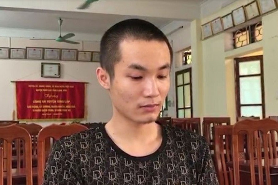 Bat thanh nien dot nhap ngan hang trom tien hinh anh