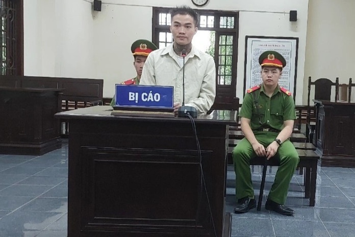 Linh an tu hinh vi mua ban 5 banh heroin hinh anh