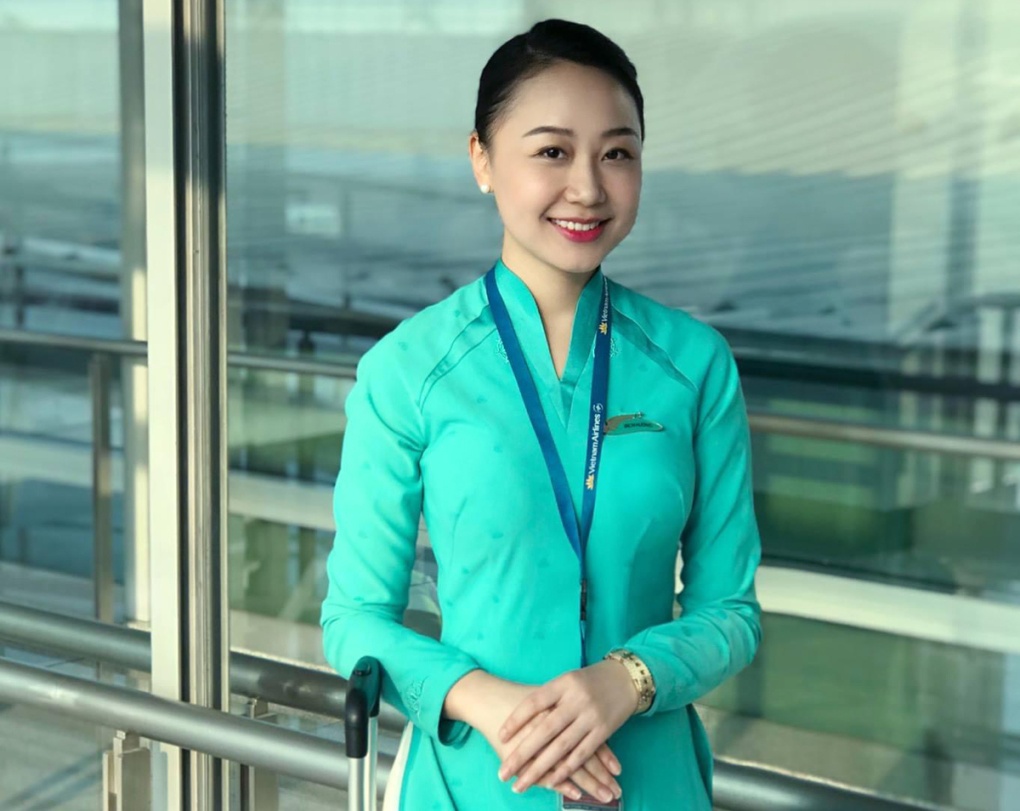 nu tiep vien hang khong bi tai xe xe mercedes tong anh 2