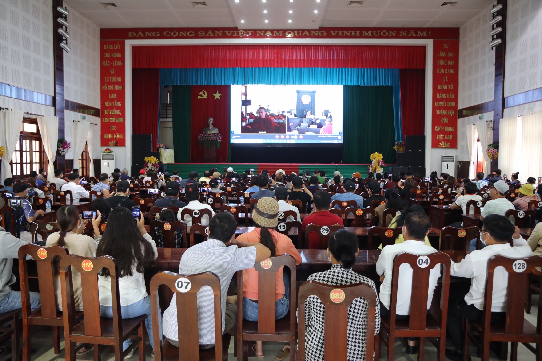 xet xu Le Tung Van anh 3