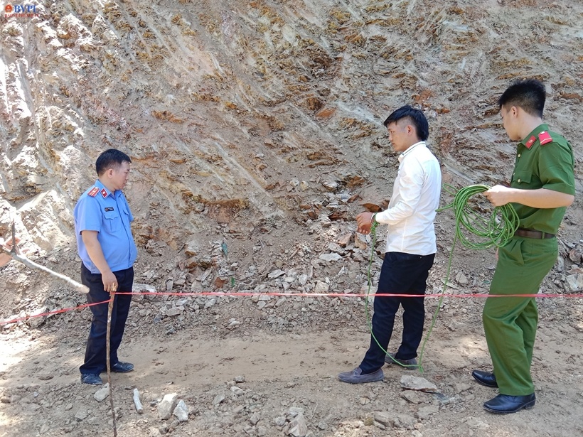 Dung tay danh ban gai dan den tu vong hinh anh