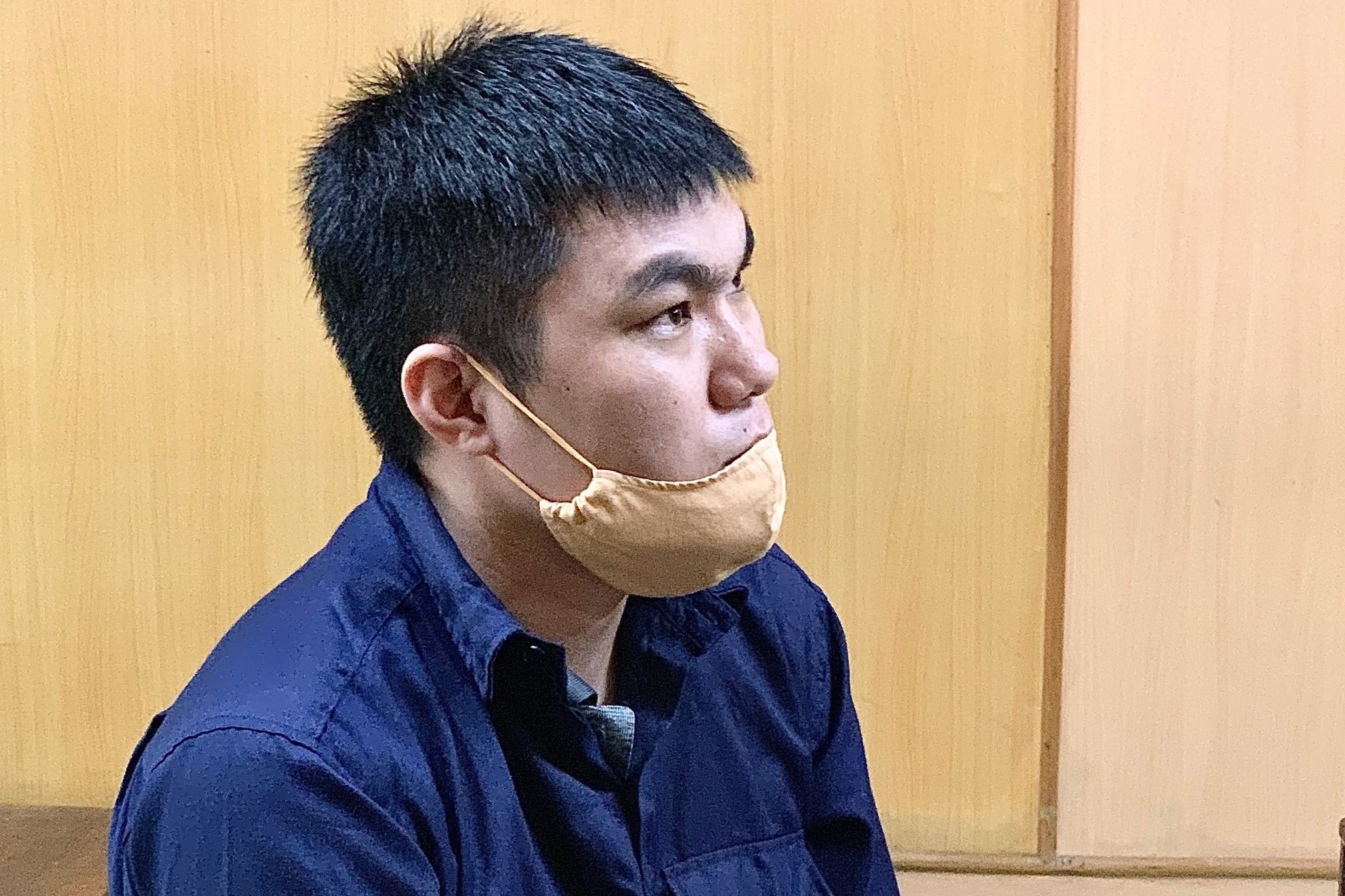 Linh 18 nam tu vi dung ghe nhua danh ban nhau tu vong hinh anh