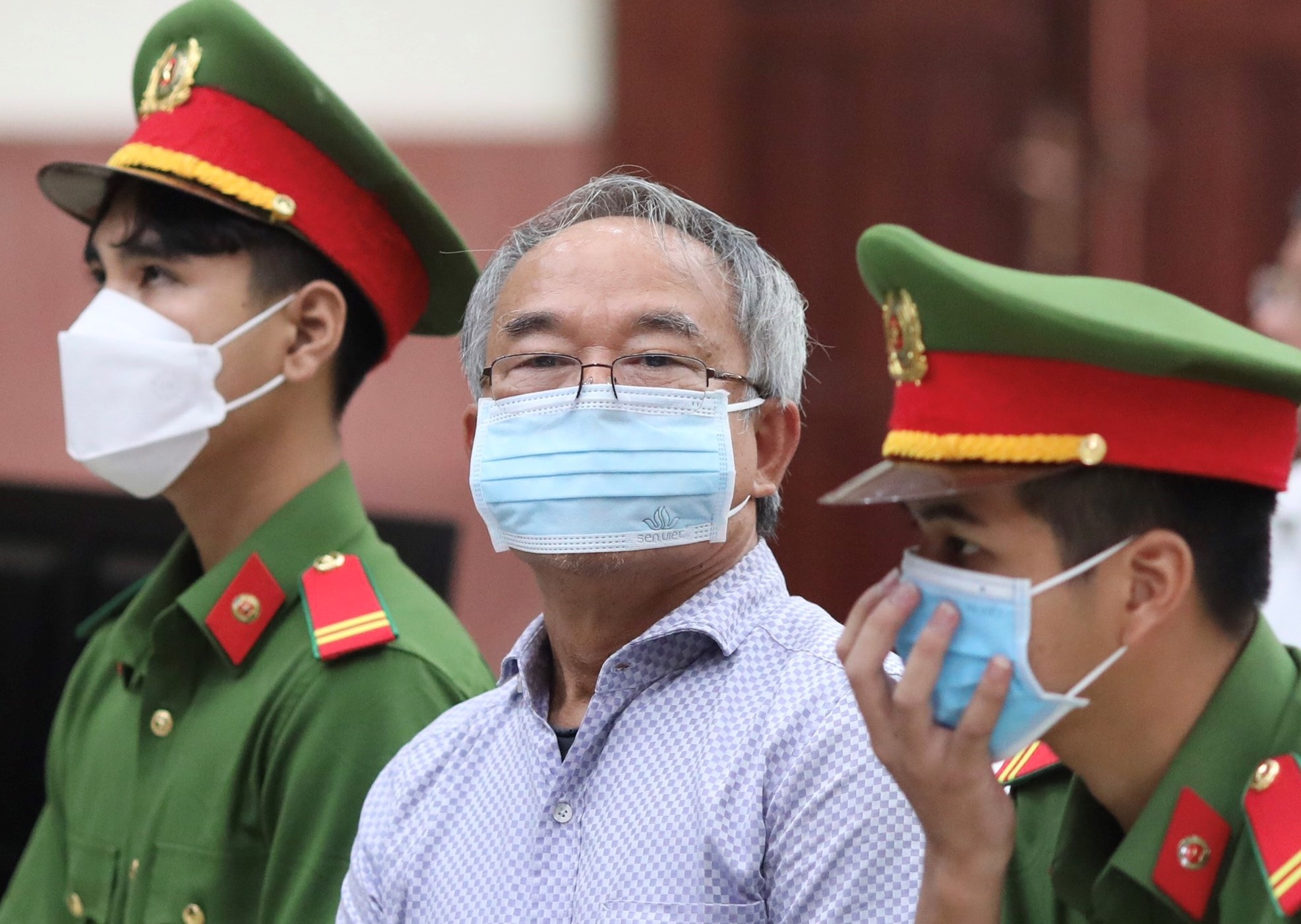 Ba Duong Thi Bach Diep nhap vien, toa hoan phien xu hinh anh