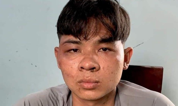 Bi danh hoi dong, nam thanh nien dam chet nguoi roi bo chay hinh anh