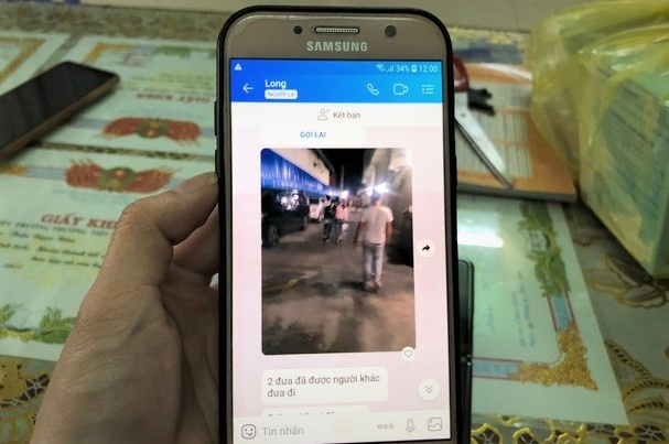 Hai thieu nien cau cuu vi bi lua ban sang Campuchia hinh anh