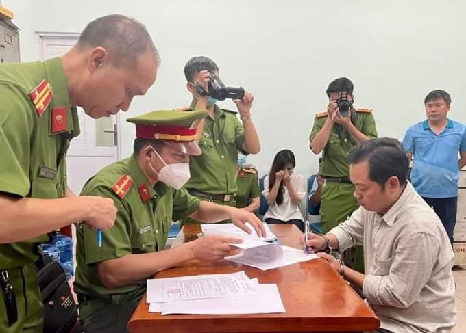 chong chem lia tay vo anh 1