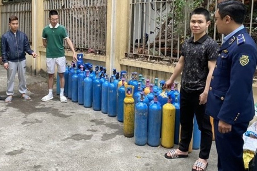 Phat hien cac co so vi pham trong kinh doanh bong cuoi va shisha hinh anh