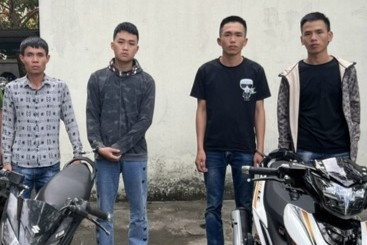 4 thanh nien du nguoi nuoc ngoai len chung cu o Ha Noi de cuop tai san hinh anh