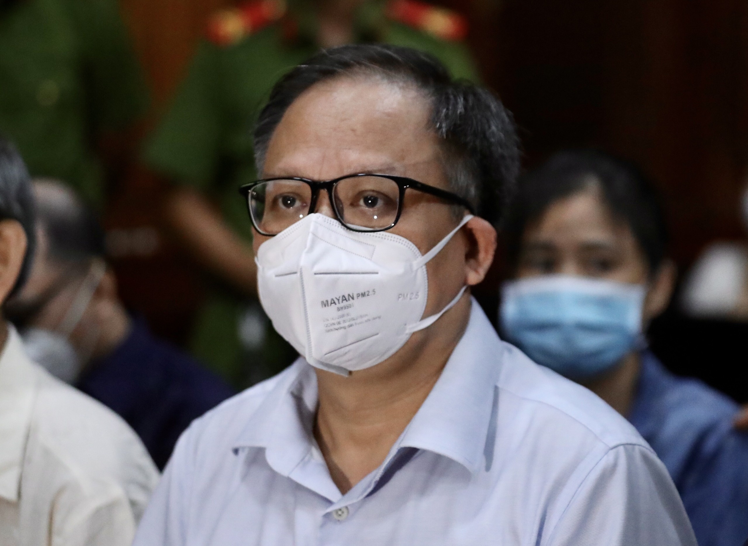 Ong Tat Thanh Cang bat khoc, muon nop tien khac phuc hau qua hinh anh