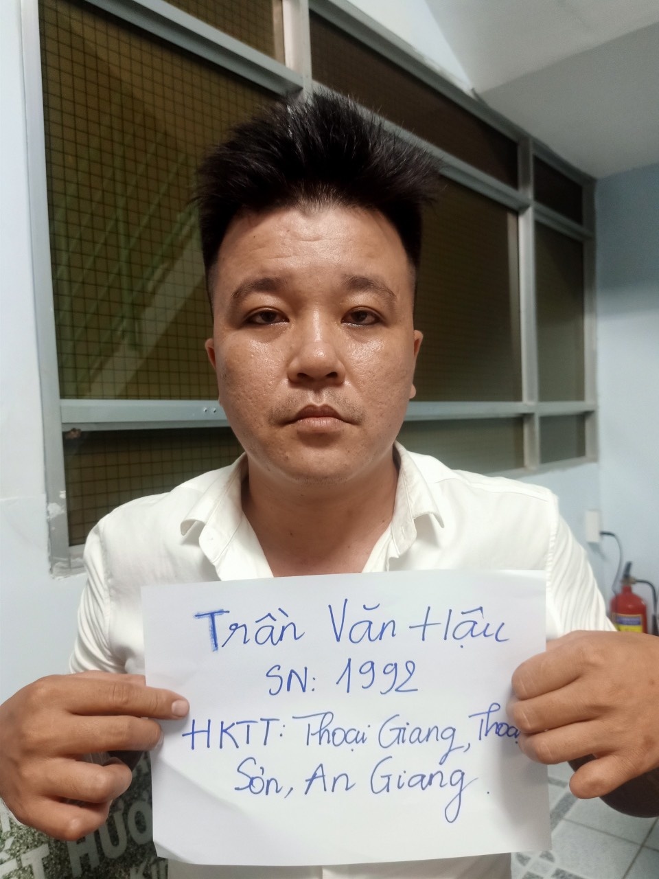 bat nam thanh nien anh 1