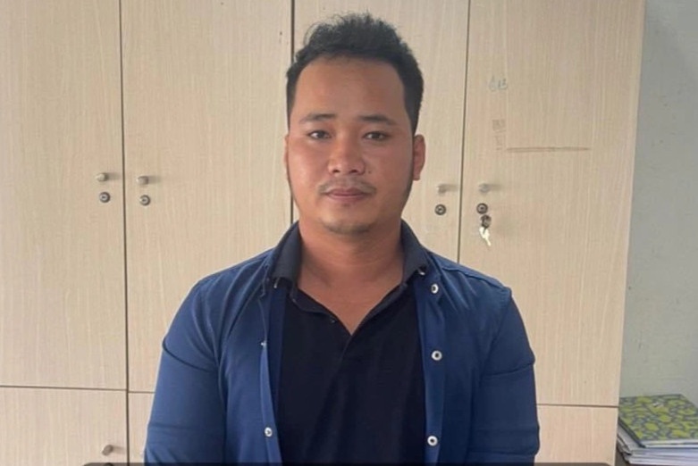 Dap pha tiem sua xe do nghi ngo bi tho nhin deu hinh anh