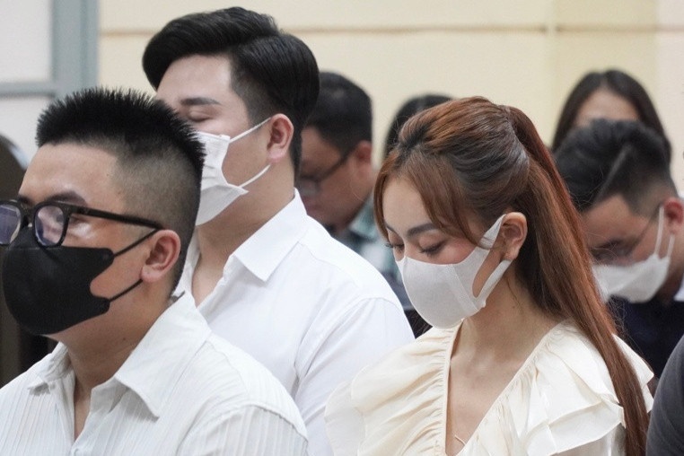 Trang Nemo quy xin loi nan nhan, toa tra ho so dieu tra bo sung hinh anh