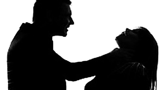 Nghi ngoai tinh, chong bop co vo den chet hinh anh