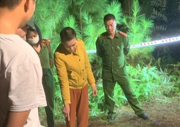 Nu giao vien giet nguoi tinh o doi thong hinh anh