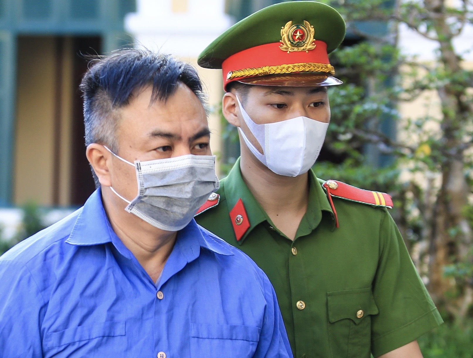 De nghi trieu tap nguoi to cao den phien xu cuu giam doc BV Mat TP.HCM hinh anh