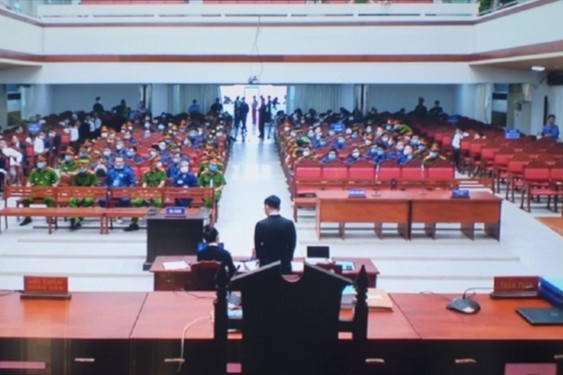 Dai an buon lau gan 200 trieu lit xang: Khang nghi tang an 28 bi cao hinh anh