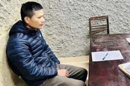 Nhan vien quan bar ban ma tuy cho khach hinh anh