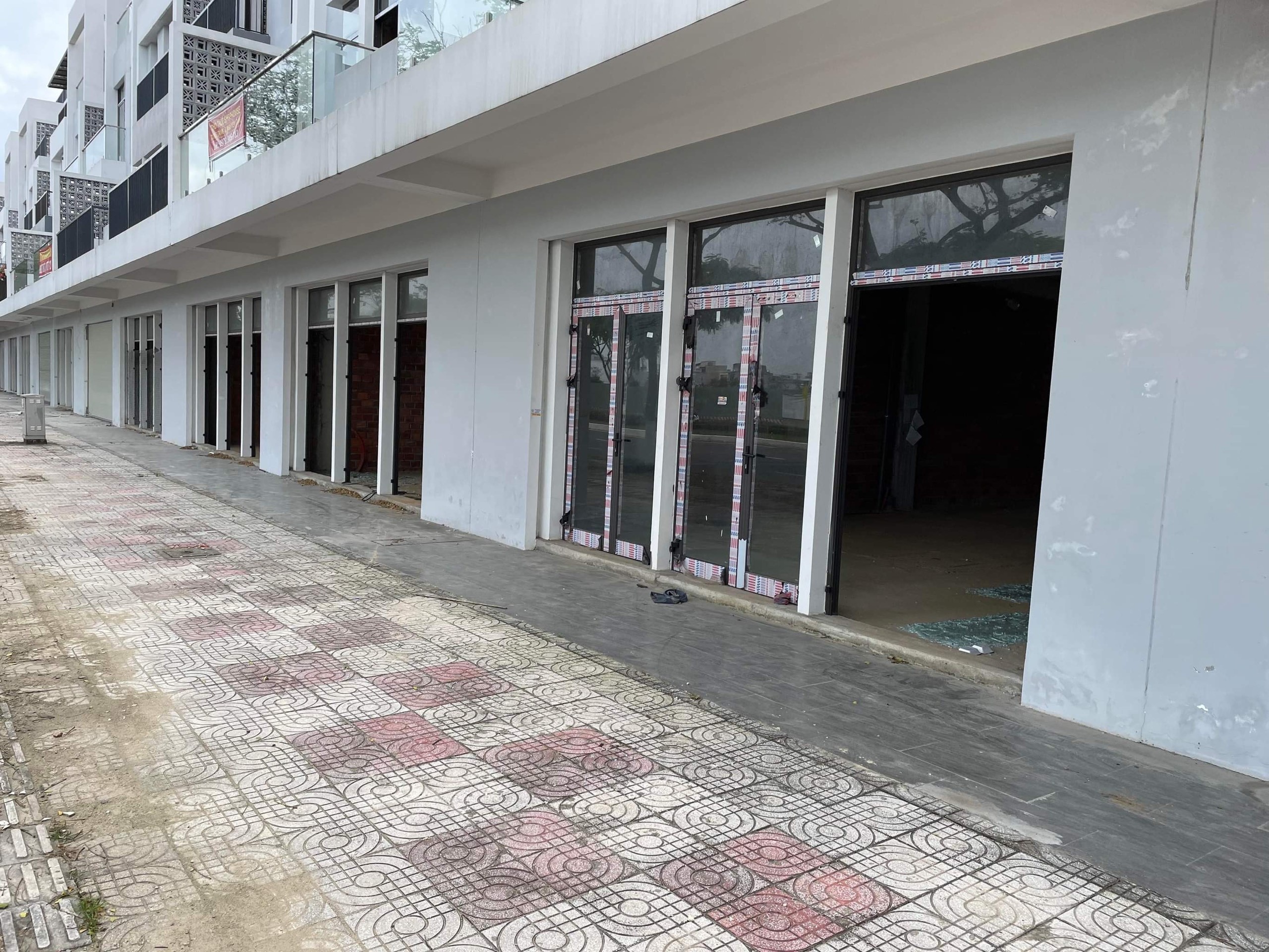 Nhieu shophouse o Da Nang bi trom cua nhom hinh anh