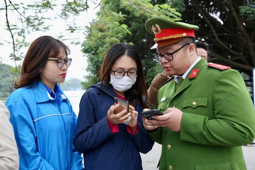 Dieu can luu y khi to giac toi pham tren ung dung VNeID hinh anh