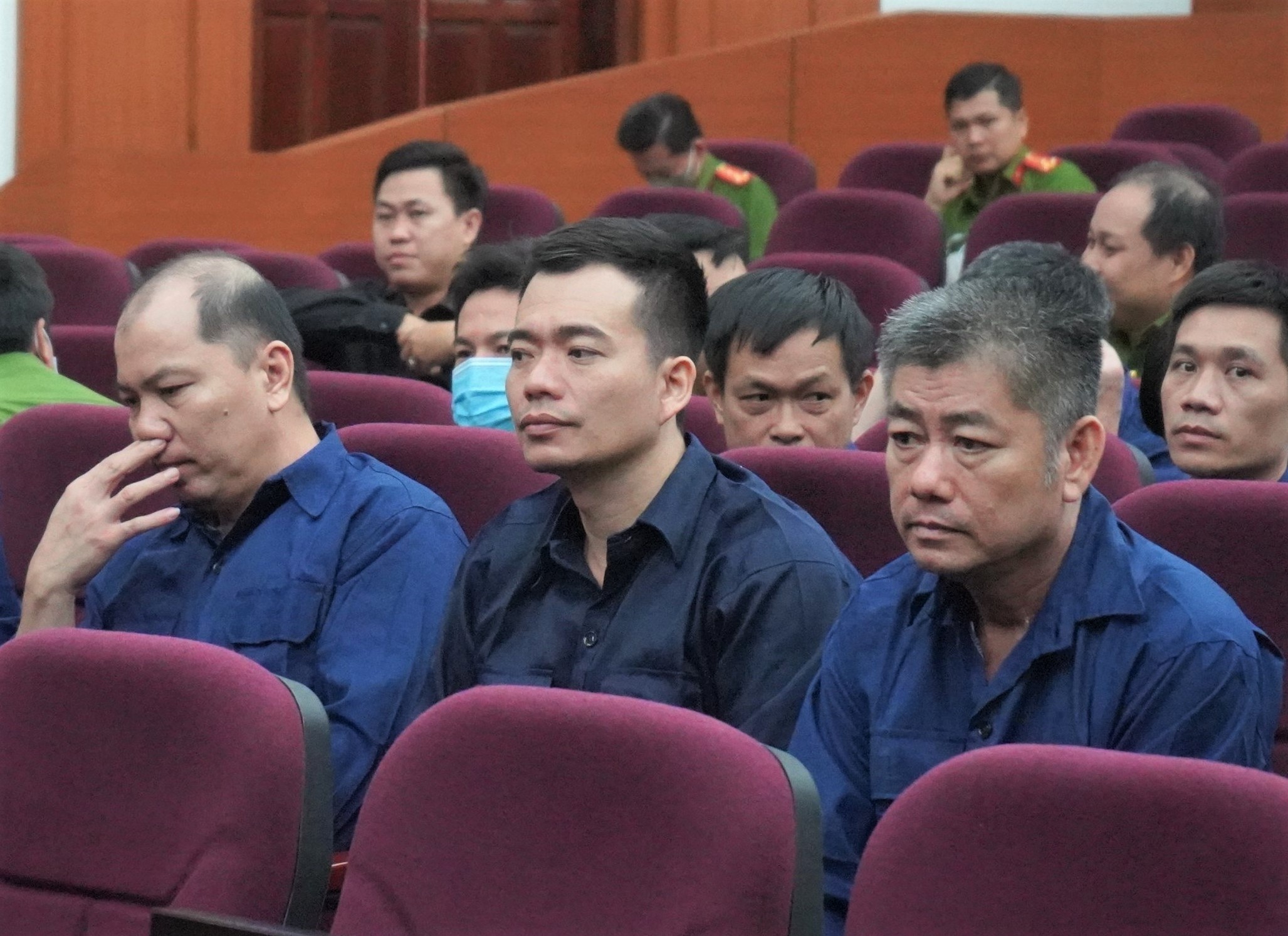 Cac bi cao vu buon lau 200 trieu lit xang hau toa phuc tham hinh anh