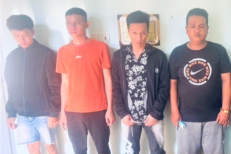 Tam giu nhom nghi pham to chuc tiec ma tuy trong quan karaoke hinh anh