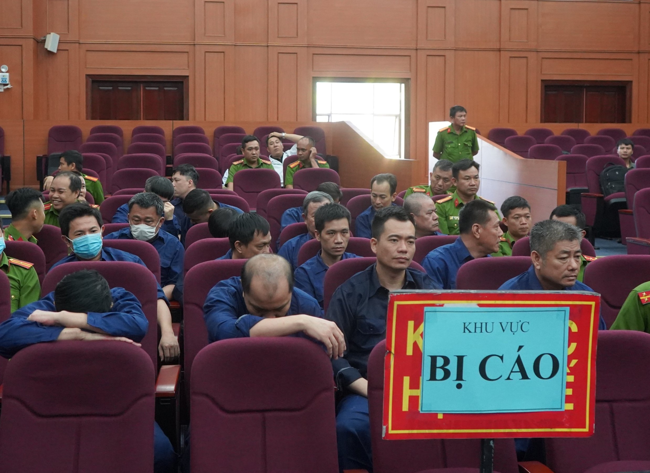 buôn lậu xăng dầu ảnh 2 buon lau xang dau anh 2